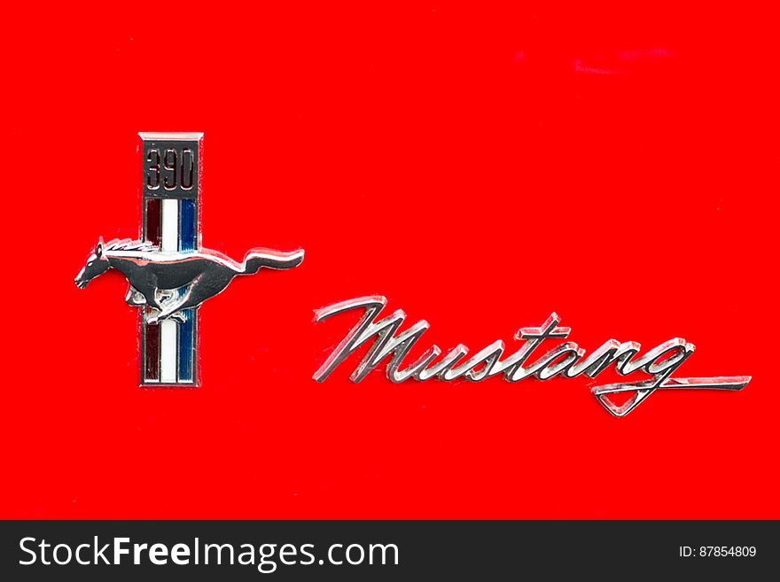 Ford Mustang 390 emblem