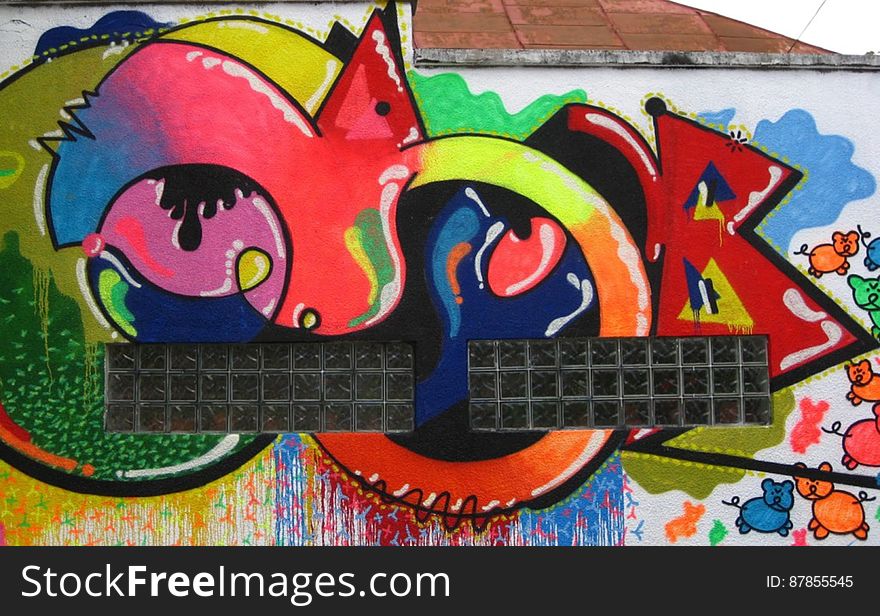 happy-colored-grafitti-wall