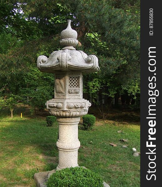 japanese-garden-lamp