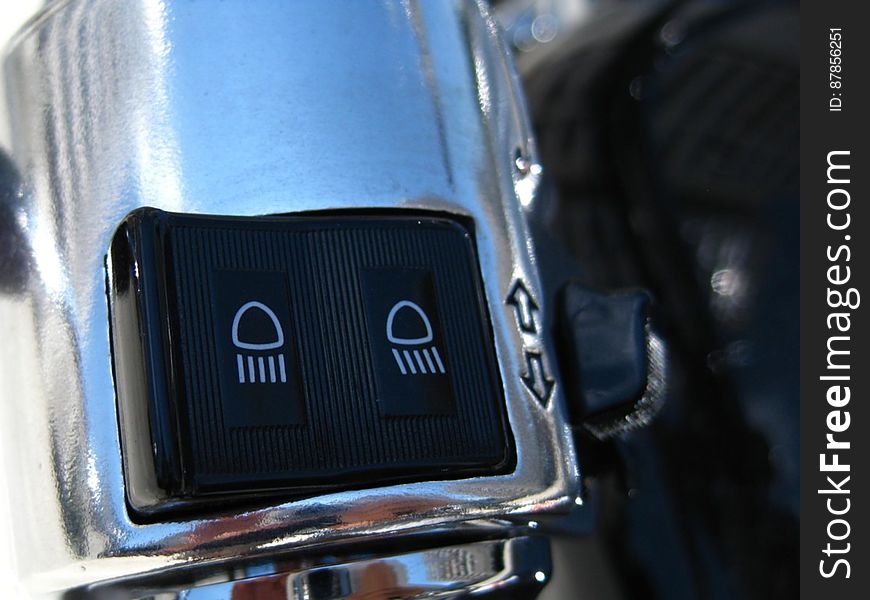 motorcycle-headlights-switch