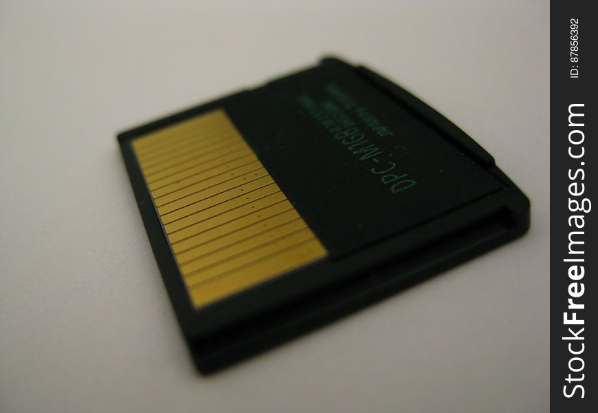 memory-card-macro