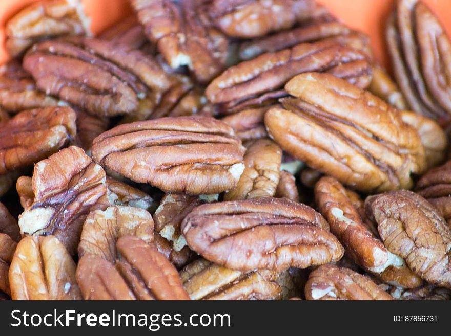Pecan seeds have high nutritional value with their content in dietary fiber, magnesium, proteins and B vitamin. Pecan seeds have high nutritional value with their content in dietary fiber, magnesium, proteins and B vitamin.