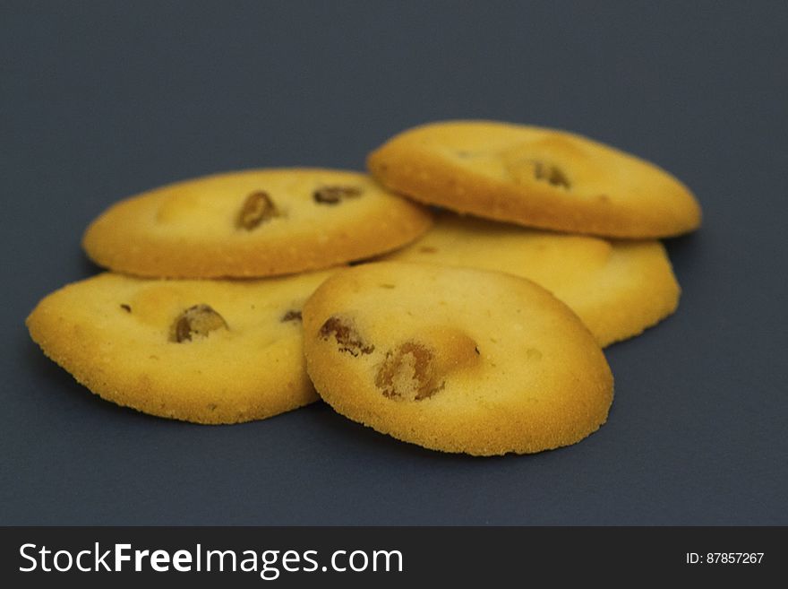 Persian Raisin Cookies