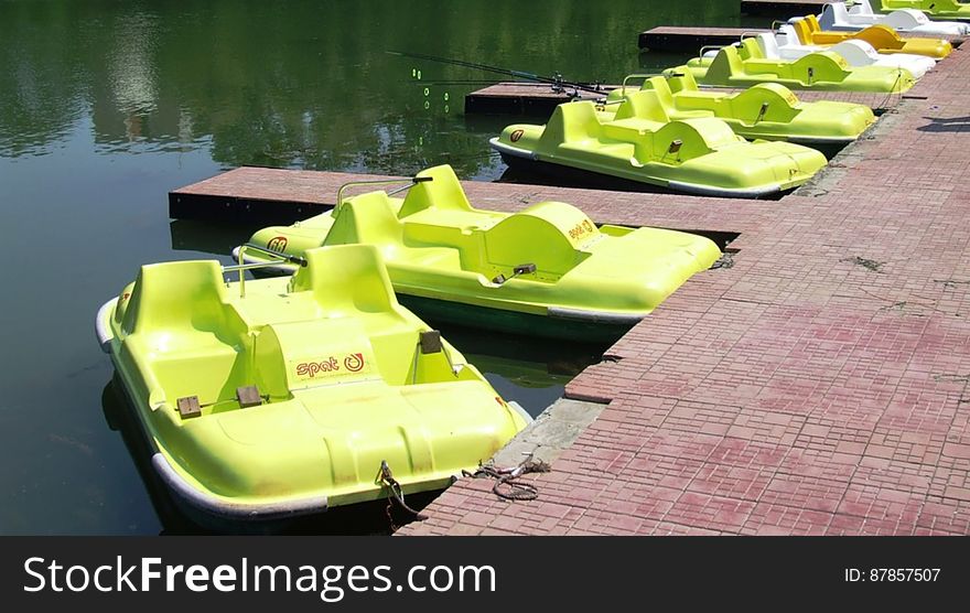 row-of-boats