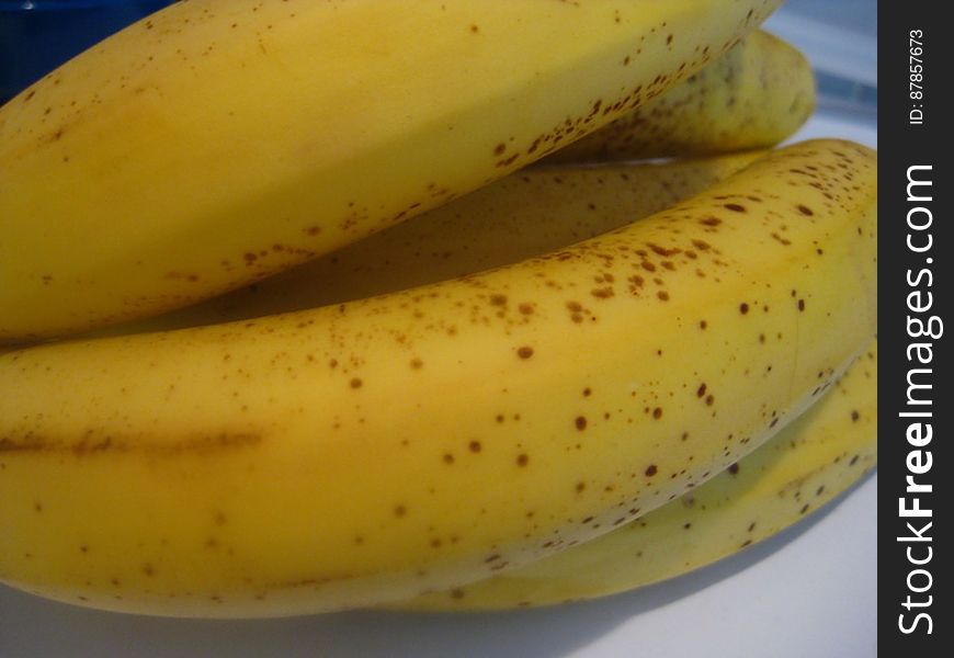 ripe-banana-spots-close-up