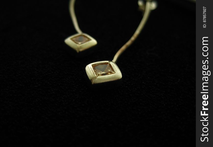 silver-earrings-with-semi-precious-stones