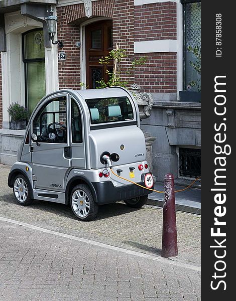 Achensa A-100 electric vehicle requires no driving license and it charges in 100 minutes. Driving range is 75-85 km. Achensa A-100 electric vehicle requires no driving license and it charges in 100 minutes. Driving range is 75-85 km.