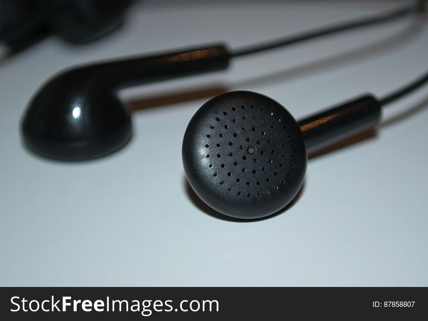 stereo-earbuds