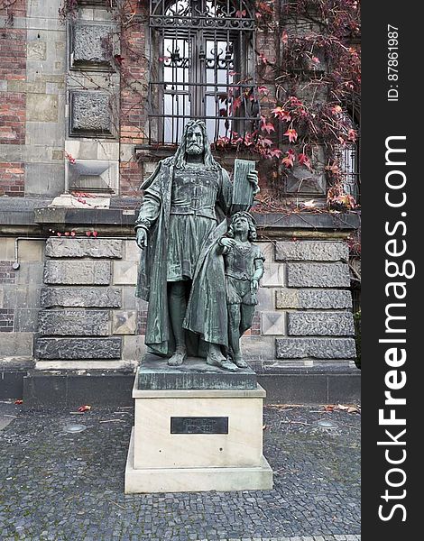 Albrecht Durer Statue