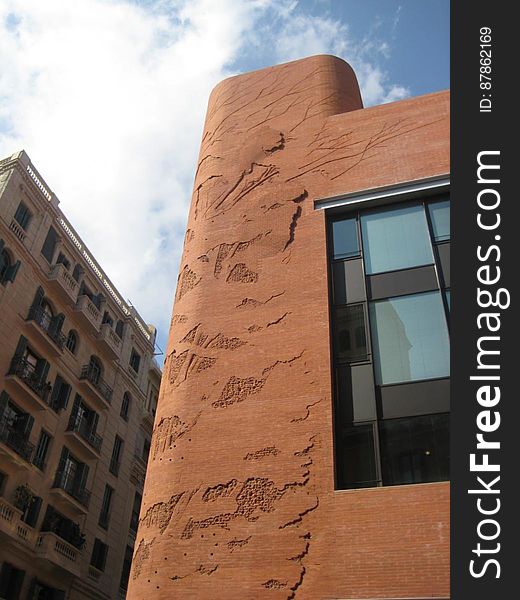 Artistic-corner-facade-of-a-building