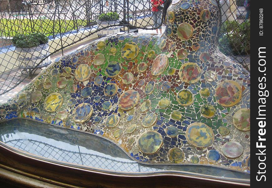 batllo-house-backyard-mosaics