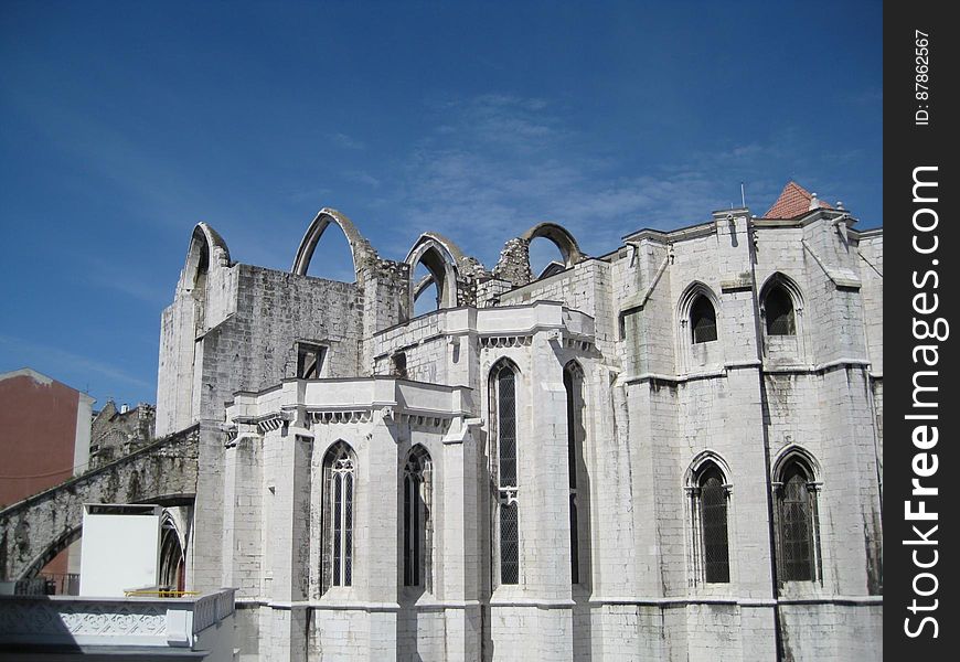 carmo-convent-arches