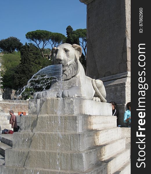 egyptian-lion-statue-fountain