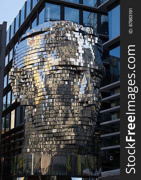 Artwork composed of 42 layers of steel that rotate and reflect light representing Czech famous writer Franz Kafka. Artwork composed of 42 layers of steel that rotate and reflect light representing Czech famous writer Franz Kafka.