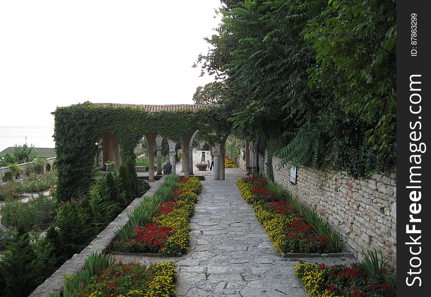 garden-alley