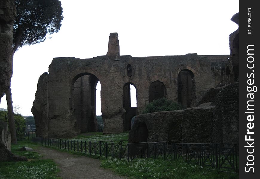 Palatine-hill-ruins