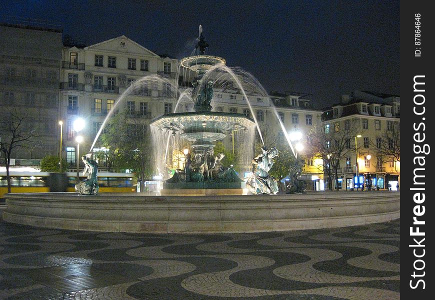 rossio-square-at-night