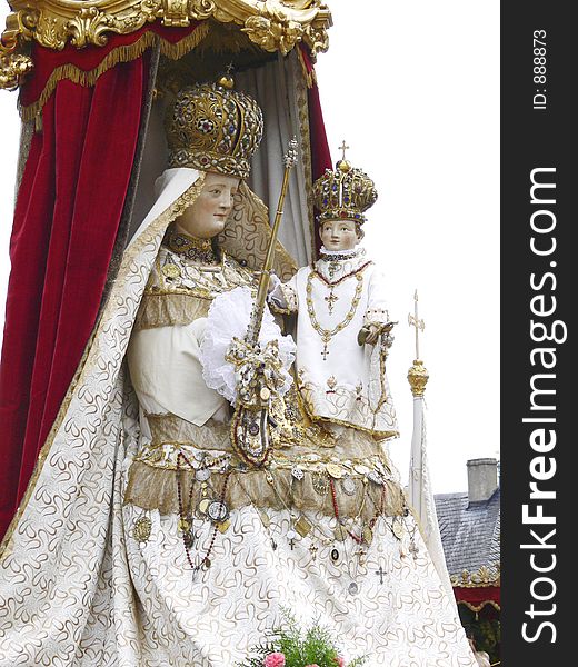 Monstrance of mother mary and her son with heavy crowns on their heads. Monstrance of mother mary and her son with heavy crowns on their heads