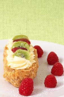 Fruit Boat Cake With Raspberries Royalty Free Stock Images Fruit Boat Cake With Raspberries Royalty Free Stock Images