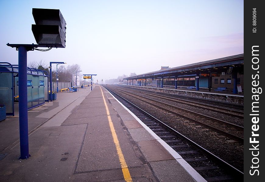 Deserted platform at Oxford railway station. Deserted platform at Oxford railway station