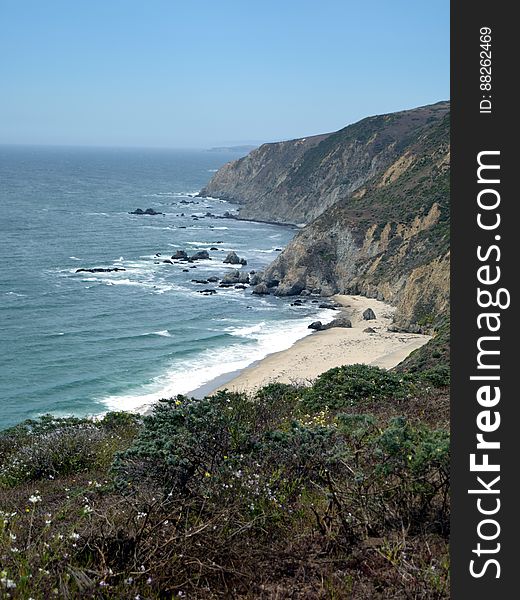 The Tomales Point Trail in Point Reyes National Seashore offers grand views of the Pacific Ocean and its shoreline. The Tomales Point Trail in Point Reyes National Seashore offers grand views of the Pacific Ocean and its shoreline.