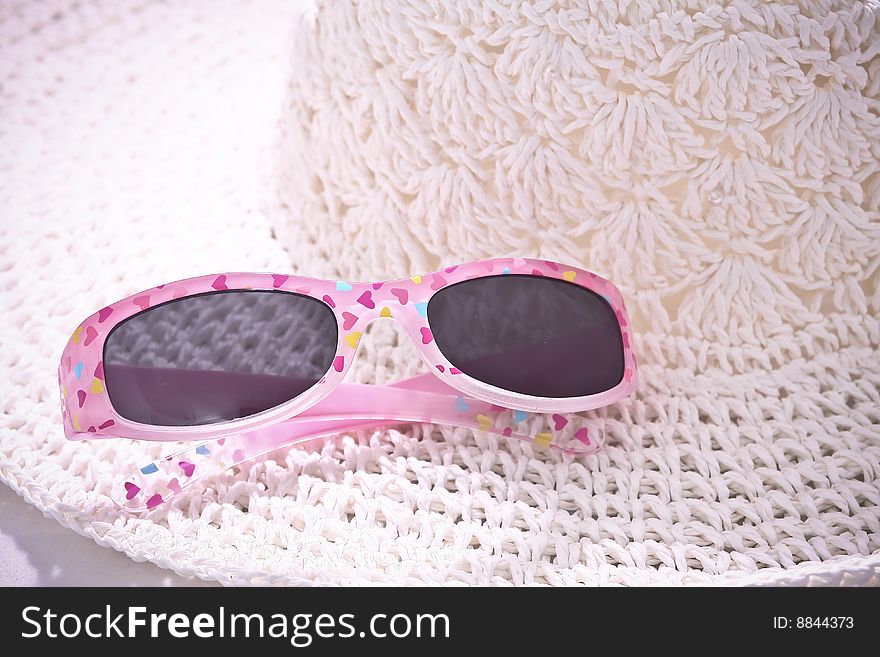 Hat with sunglasses, toned in pink. Hat with sunglasses, toned in pink