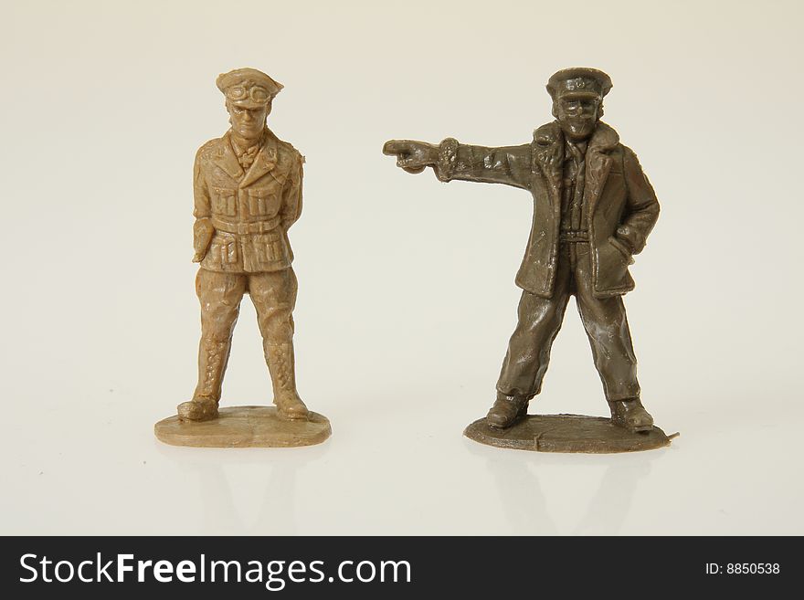 British and German toy soldiers commanding officers. British and German toy soldiers commanding officers