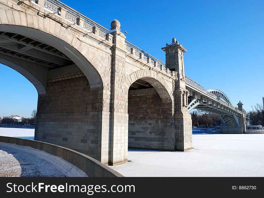 Bridge through the stood river