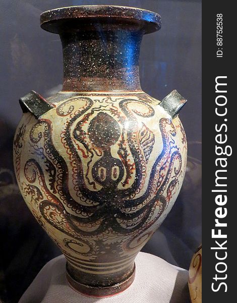 ancient vase with octopus 1