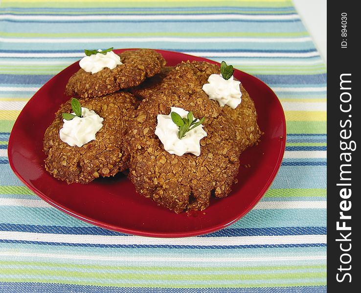 Oatmeal cookies with whipped cream on top