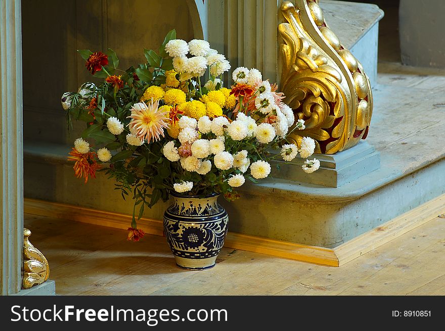 Beautiful vase decoration with flowers