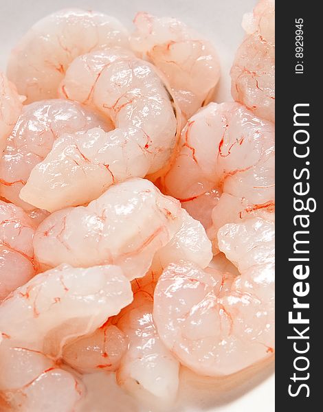 Fresh shrimp peeled and ready to be cooked