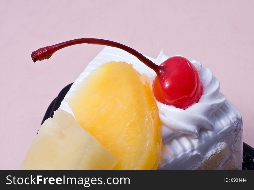 The delicious fruit cream cake