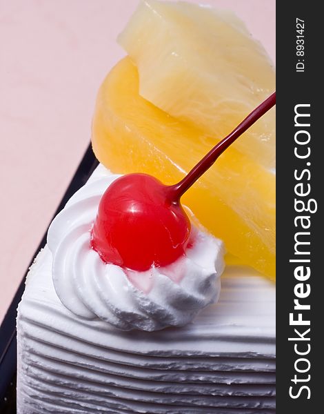 A delicious fruit cream cake