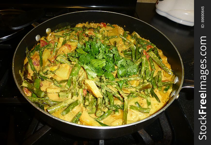Food, Frying pan, Tableware, Recipe, Leaf vegetable, Stir frying
