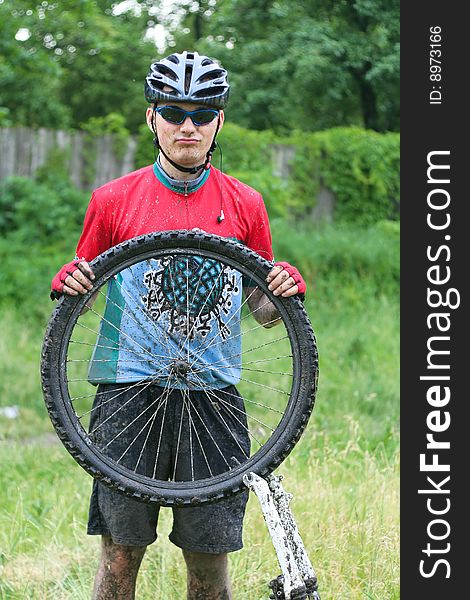 Mountain bike racer with cycle