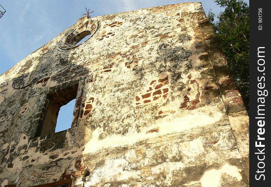 The ruins of St. Paul's church stand at the summit of St. Paul's hill near the remains of A Famosa fortress. The site was originally occupied by the Chapel of the Annunciation built in 1521 by Duarte Coelho in gratitude to the Virgin Mary for saving his life in the South China sea. In 1548 the Archbishop of Goa in India handed over the church to the Jesuits, who proceeded to renovate it beginn