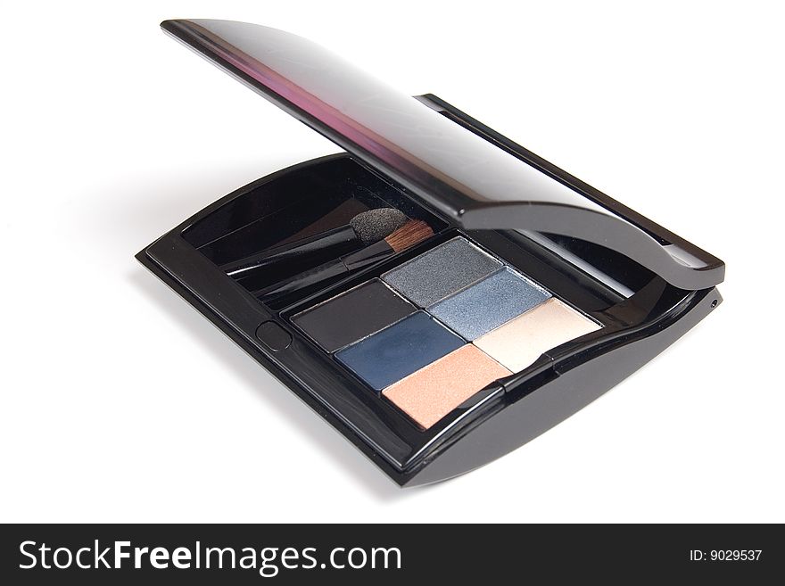 Compact makeup set