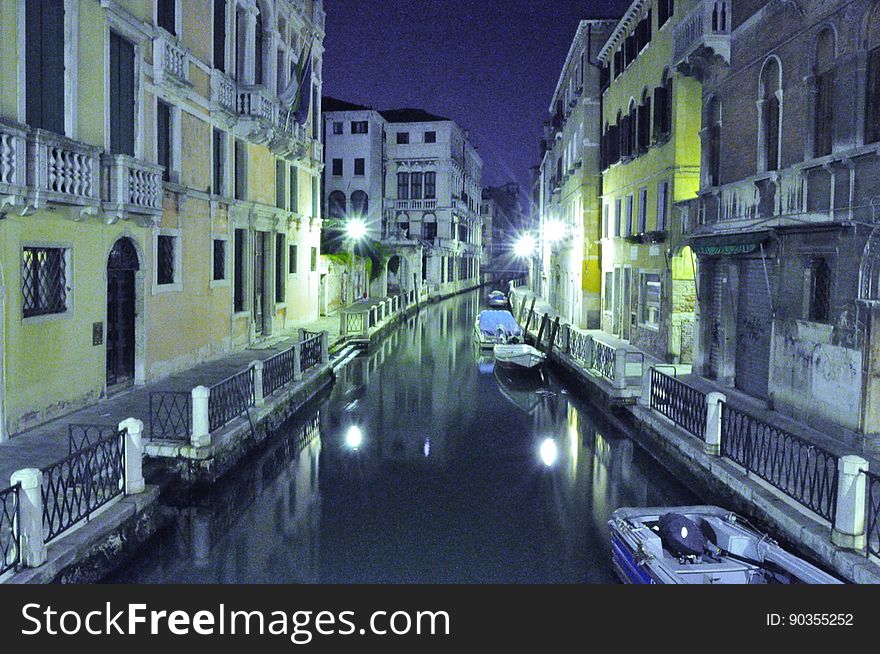 If you are looking for a restaurant of great quality where real Venetians go, try Ostaria al Vecio Pozzo in Via Santa Croce, 656. It has one of the best ratings in Trip Advisor. We were in Venice end of May 2010 for 4 nights and on our first night the manager of a shop in Venice recommended Osteria al Vecio Pozzo which was about 5 minutes walk from our hotel. This is a small restaurant which specialises in fish, meat and pizza. The meal we had was absolutely superb. Excellent basic italian dishes and a good wine list. We went there all four nights in our four day trip to Venice. We found the price of our meals here very good for Venice. We were served on all nights by a lovely young waitress who couldn&#x27;t have done enough for the customers. When we were leaving we got to meet the Chef Alessandro whom we congratulated on the excellent food. www.veciopozzo.it/. If you are looking for a restaurant of great quality where real Venetians go, try Ostaria al Vecio Pozzo in Via Santa Croce, 656. It has one of the best ratings in Trip Advisor. We were in Venice end of May 2010 for 4 nights and on our first night the manager of a shop in Venice recommended Osteria al Vecio Pozzo which was about 5 minutes walk from our hotel. This is a small restaurant which specialises in fish, meat and pizza. The meal we had was absolutely superb. Excellent basic italian dishes and a good wine list. We went there all four nights in our four day trip to Venice. We found the price of our meals here very good for Venice. We were served on all nights by a lovely young waitress who couldn&#x27;t have done enough for the customers. When we were leaving we got to meet the Chef Alessandro whom we congratulated on the excellent food. www.veciopozzo.it/