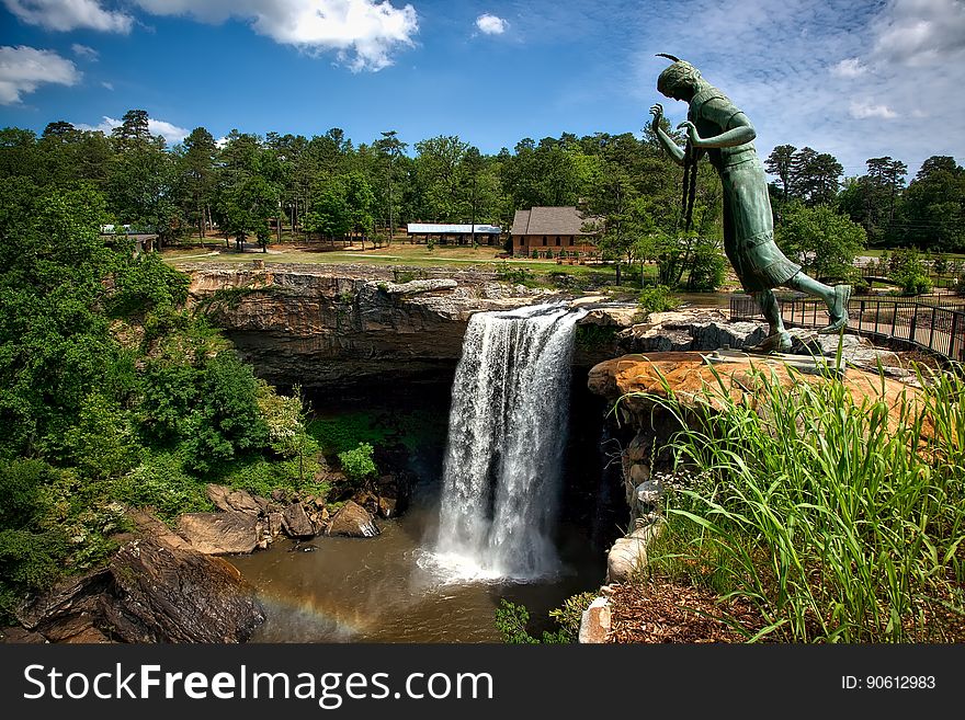 Noccalula Falls in the Noccalula Falls Park in Gadsden, Alabama, United States.