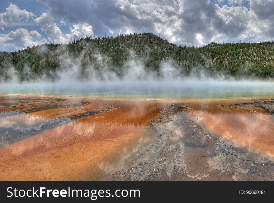 The Grand Prismatic Spring in the Midway Geyser Basin, Yellowstone National Park, Teton County, Wyoming, USA.