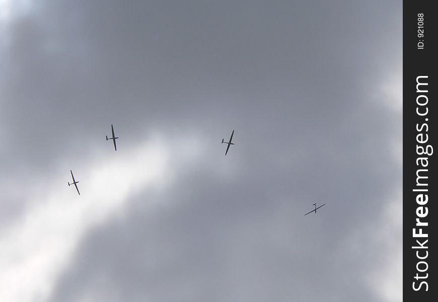 Gliders at the sky