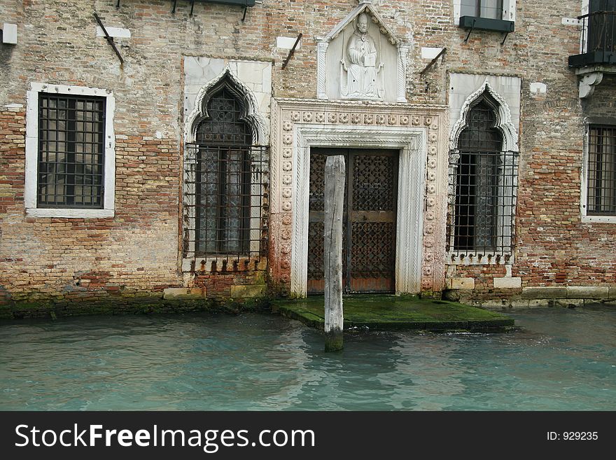 A gondola docking station