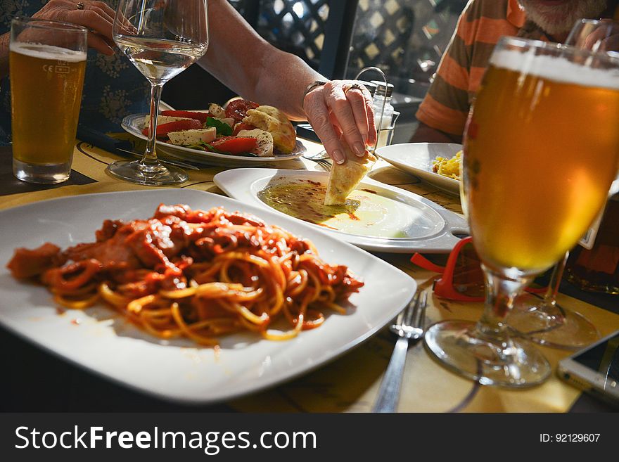 bread-food-restaurant-people