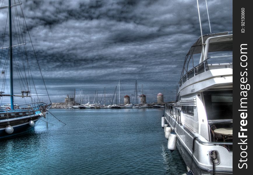 Cloud, Water, Sky, Boat, Watercraft, Naval architecture