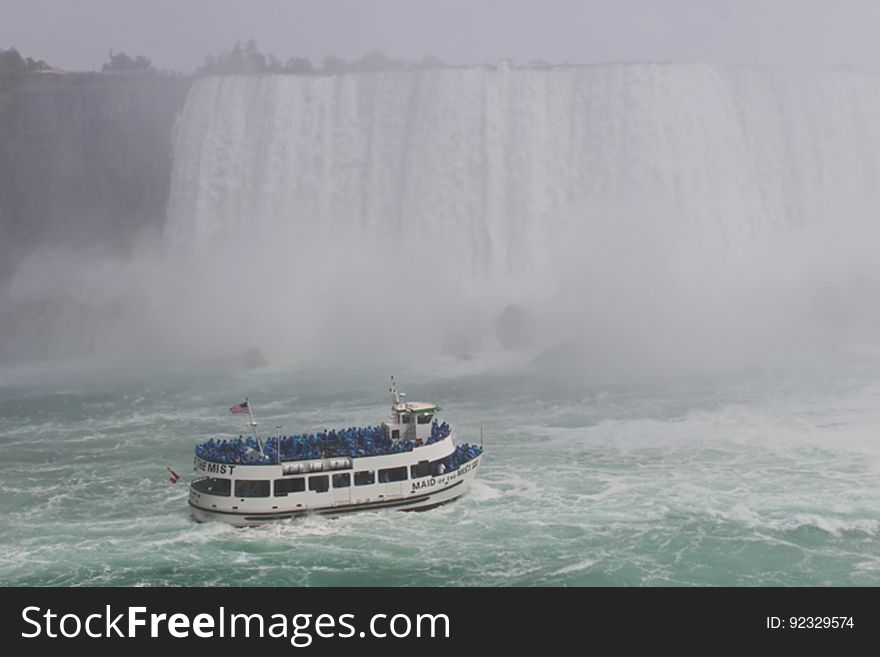 Niagara Falls - Maid Of The Mist