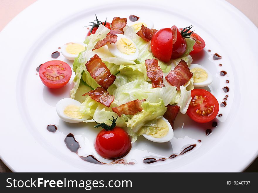 Salad with a bacon