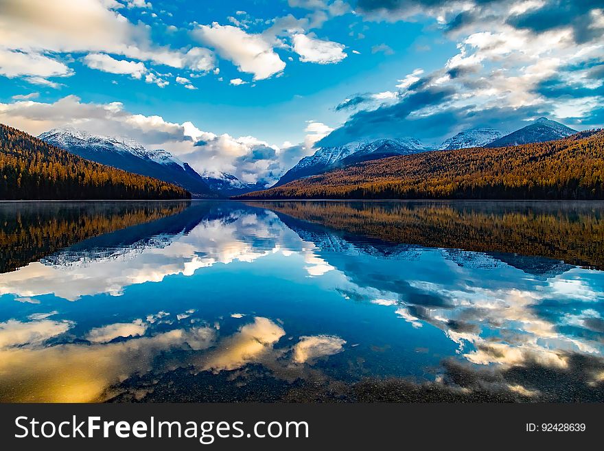 The beautiful lake McDonald in Montana.