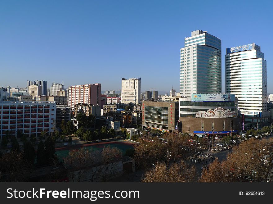 Sky, Building, Skyscraper, Plant, Tower block, Urban design