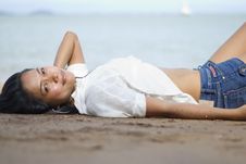 Lady On The Beach Royalty Free Stock Images Lady On The Beach Royalty Free Stock Images